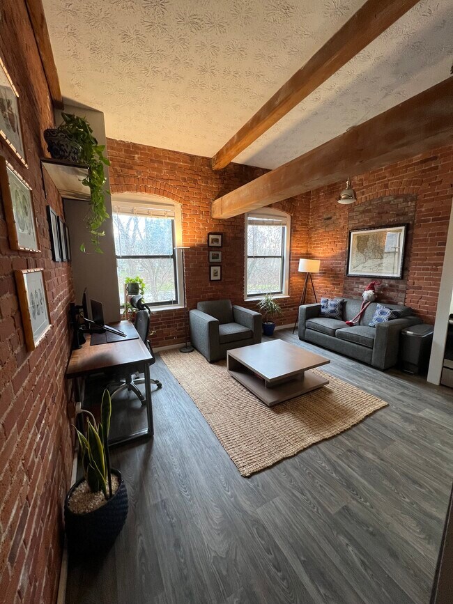 Foto del edificio - 222 Williams St E