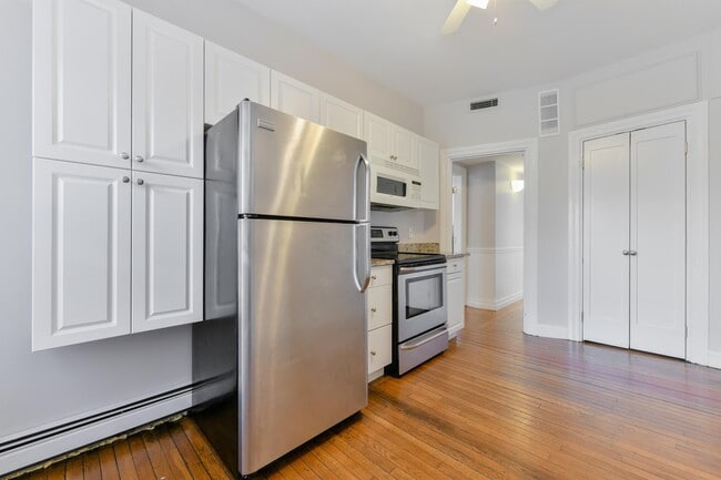 Photo - 709 Centre St Townhome