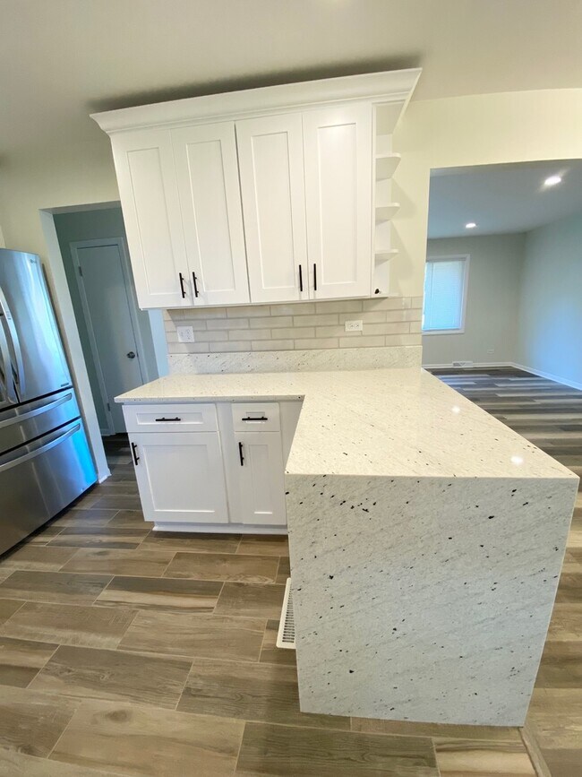 Building Photo - 975 Dearborn Cir