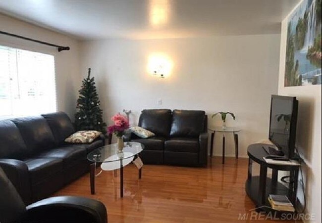 Foto del edificio - 207 N Christine Cir