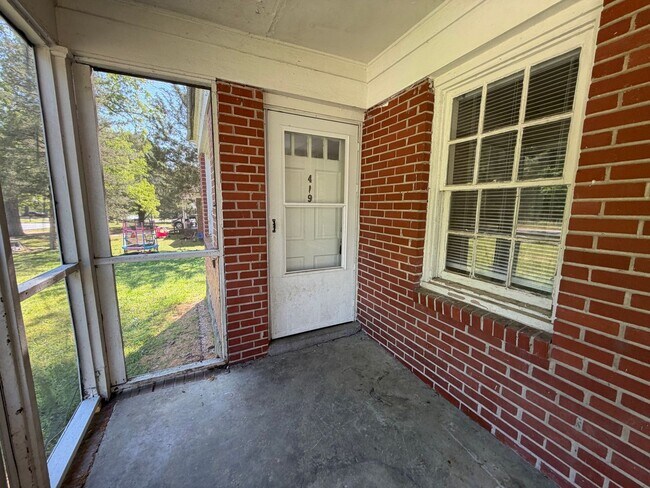 Foto del edificio - 419 N Elm St NW