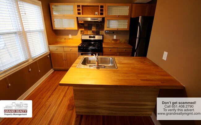 Building Photo - Beautiful, High-Spec 2 Bed Townhouse on Mo...
