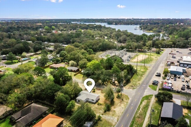 Foto del edificio - 200 Spencer Dr