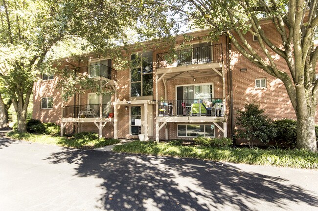Bienvenido a Brooke Court Apartments - Brooke Court Apartments