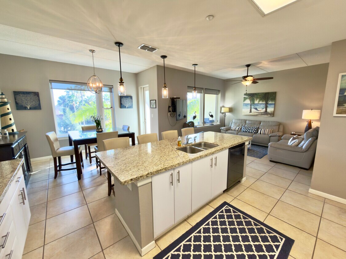 Foto principal - 5909 Padre Blvd