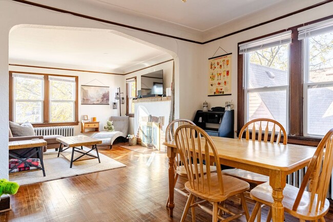 Foto del edificio - 2104 Lowry Ave N
