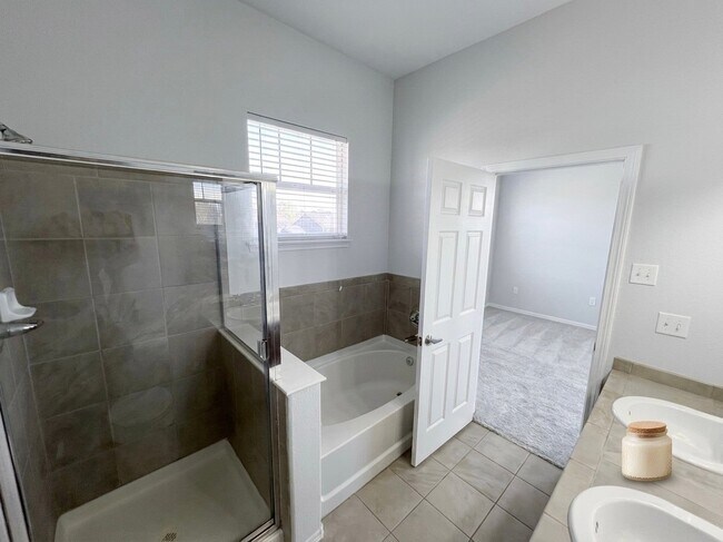 Building Photo - 8489 Canyon Rim Cir
