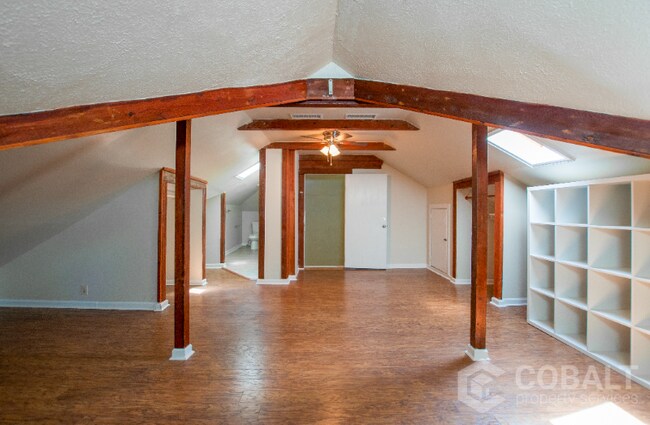 Building Photo - 615 Linwood Ave NE