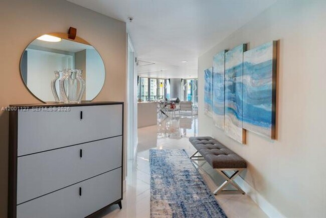 Foto del edificio - 300 Sunny Isles Blvd