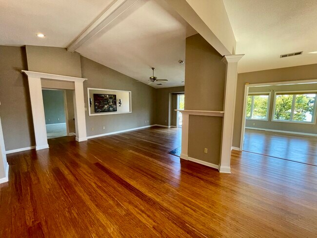 Building Photo - 209 Bokoshe Cir