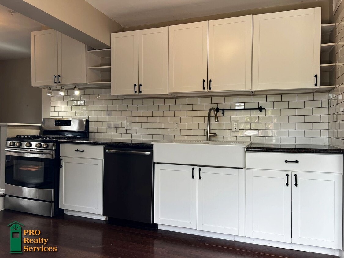 Primary Photo - 3 Bedroom Bungalow in St. Louis Park