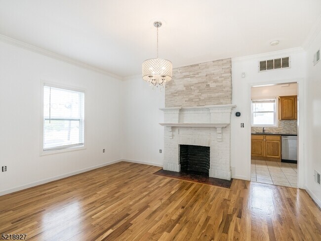 Building Photo - 50 Oakwood Ave