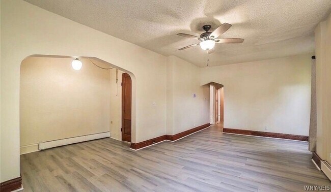 Foto del edificio - 1811 Weston Ave