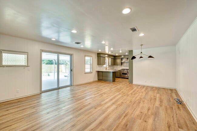 Foto del edificio - 8919 Railton St