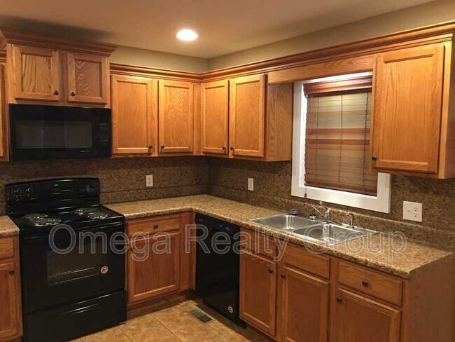 Building Photo - 905 Moonlite Dr