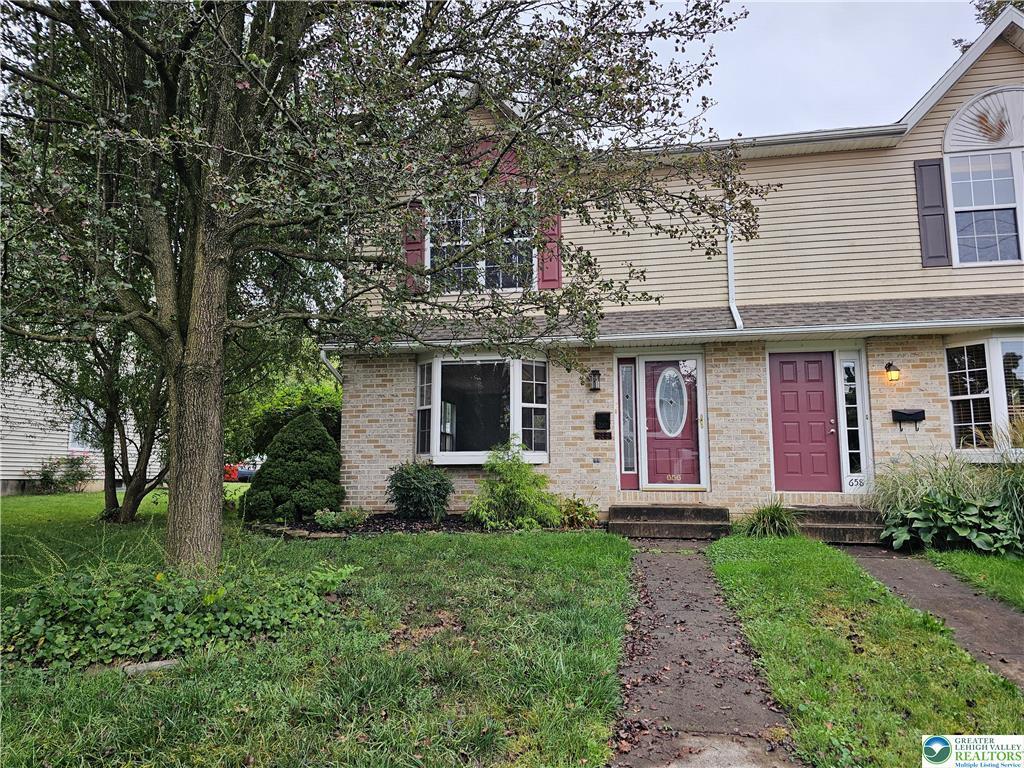 Foto principal - 656 Furnace St