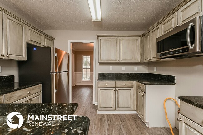 Building Photo - 604 Longstreet Ln