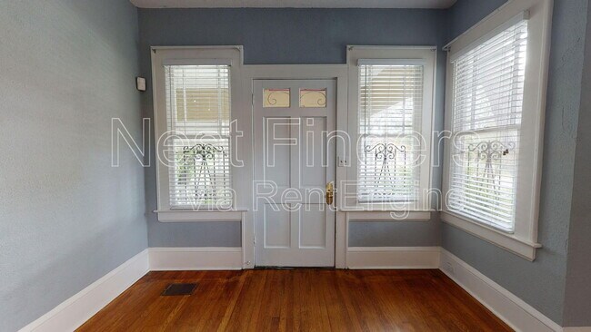 Foto del edificio - 3619 Riverside Ave