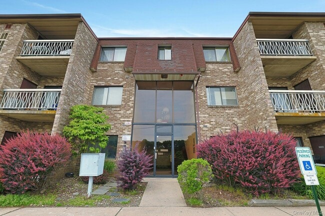 Building Photo - 214 Kennedy Dr