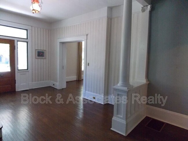 Foto del edificio - 209 Hillcrest Rd