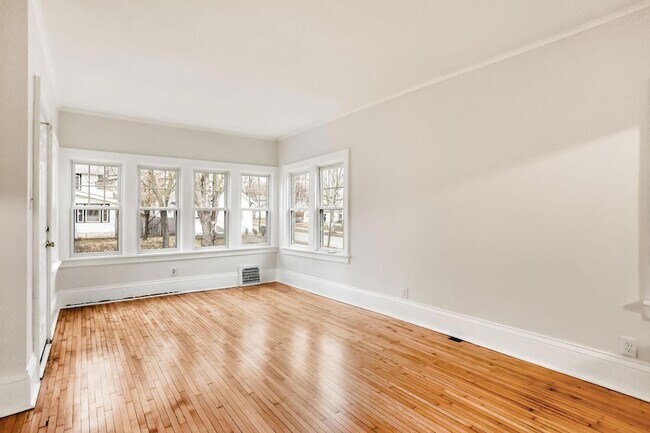 Foto del edificio - 3407 N Oliver Ave