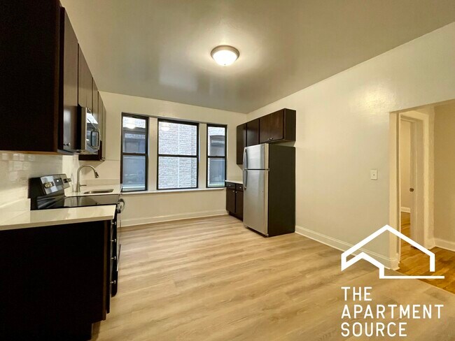 Foto del edificio - 2323 N Kedzie Blvd