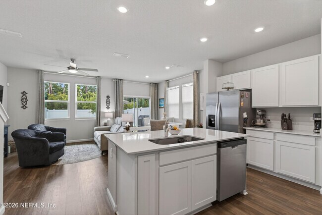Foto del edificio - 14532 Macadamia Ln