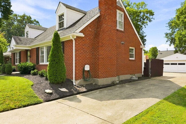 Foto del edificio - 912 Beechwood Rd