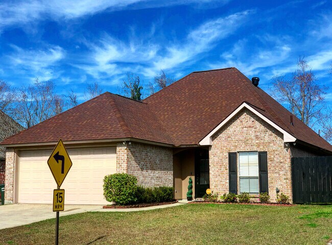 Foto del edificio - 40430 Cross Ridge Ave