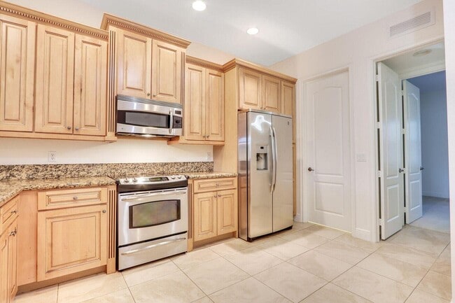 Building Photo - 4505 Artesa Way S