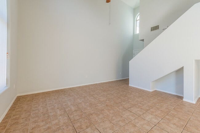 Building Photo - 506 S Sunrise Dr