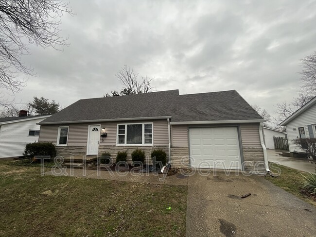 Building Photo - 2121 Gerrard Ave
