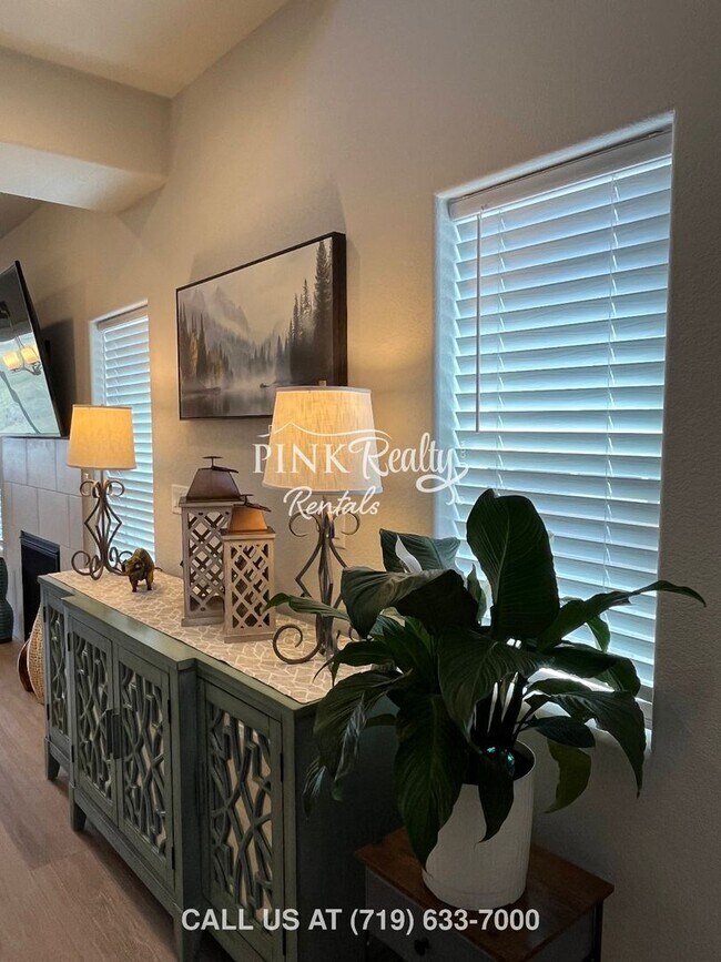Building Photo - 9656 Feathergrass Dr