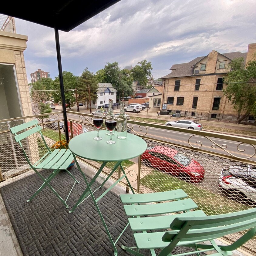 Balcony - 830 E 11th Ave