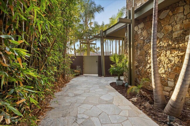 Building Photo - 411 Orange Ave