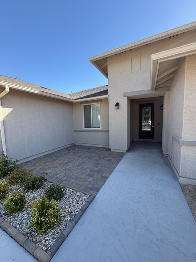 Foto del edificio - Spacious Four Bedroom off the Golf Course in Fernley
