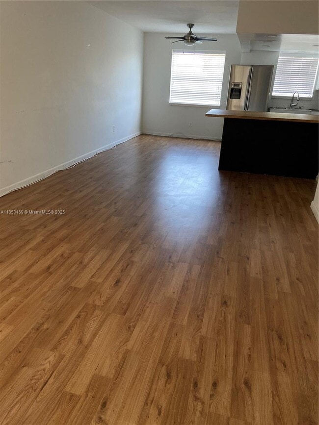 Foto del edificio - 1350 NE 119th St