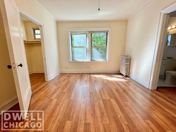 Foto principal - 2500 N Sawyer Ave