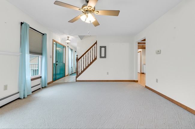 Building Photo - Family-Friendly 4-Bed Home with Pet-Friendly Yard and Pool in a Quiet Neighborhood