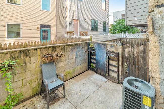Building Photo - 1310 S Opal St