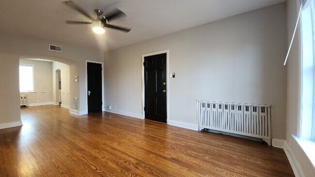 Foto del edificio - 7752 Kingsbury Blvd
