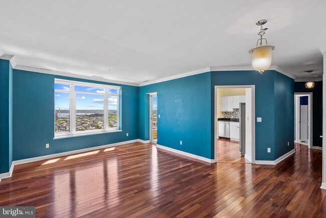 Building Photo - 100 Harborview Dr