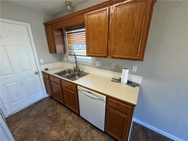 Building Photo - 1160 S Jasmine Ln