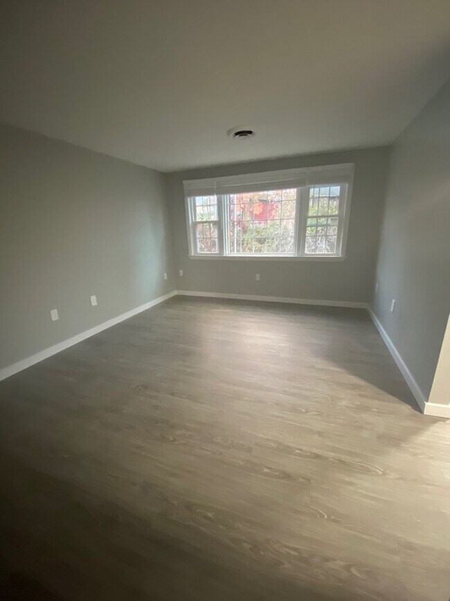 Countryside Apartments Apartments in Windsor Locks, CT