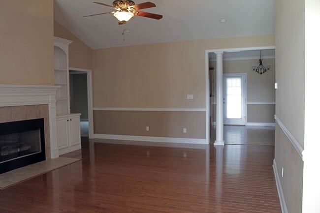 Foto del edificio - For Rent - Charming 3BR/2BA Home in Macken...