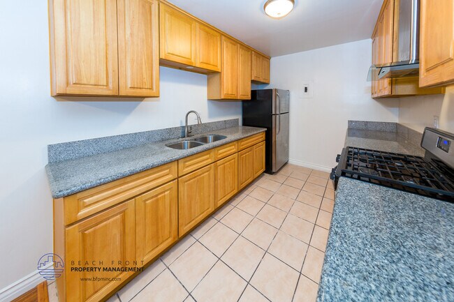 Foto del edificio - 740 S. St. Andrews Pl.