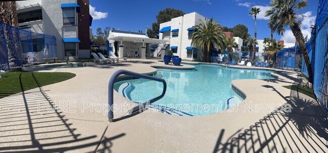 Foto del edificio - 2679 Red Rock St