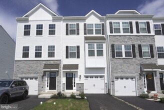 Building Photo - 148 Bell Ct