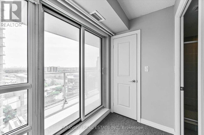 Building Photo - 2015 Sheppard Ave E