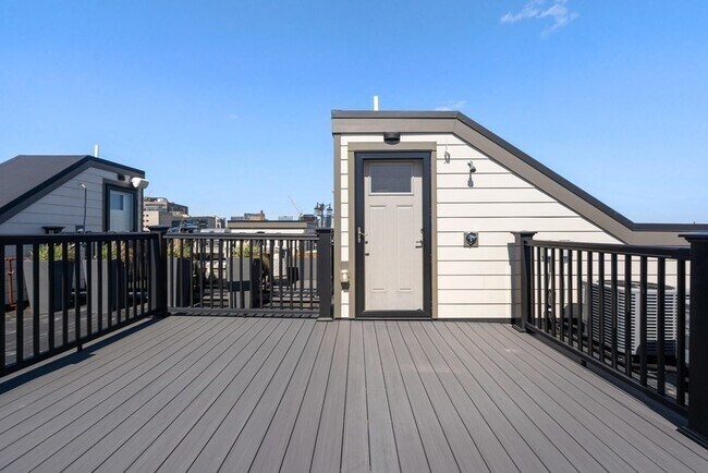 Building Photo - 105 W 3rd St